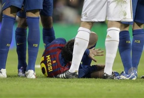 Barcelona Wins Fiery "El Clasico" Over Madrid, Messi Gets Stomped On  Read more: http://latino.foxnews.com/latino/sports/2012/01/19/barcelona-wins-fiery-el-clasico-over-madrid-messi-gets-stomped-on/#ixzz1jviC1GZI