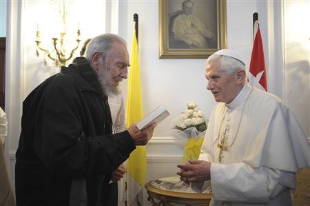 Pope Benedict XVI meets former Cuban leader Fidel Castro in Havana March 28, 2012. REUTERS/Osservatore Romano