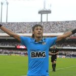 Neymar of Santos celebrates his goal against Sao Paulo, April 29, 2012. REUTERS/Nacho Doce
