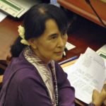Aung San Suu Kyi sworn in to Burma parliament