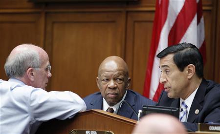 The House Oversight and Government Reform Committee, led by Chairman Issa, speaks with congressmen Cummings and Welch at Capitol Hill The House Oversight and Government Reform Committee, led by Chairman Darrell Issa (R-CA) (R), speaks with congressmen Elijah Cummings (D-MD) (C) and Peter Welch (D-VT) at Capitol Hill in Washington June 20, 2012. REUTERS/Jose Luis Magana