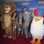 Cast member Jada Pinkett Smith (L) arrives for the premiere of "Madagascar 3: Europe's Most Wanted" with daughter Willow Camille Reign Smith and husband actor Will Smith (R), in New York June 7, 2012. REUTERS/Andrew Kelly