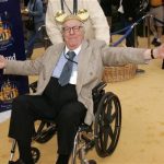 Author Ray Bradbury, best know for his work "Fahrenheit 451", poses during Disneyland's 50th anniversary party at the Disneyland theme park in Anaheim, California May 4, 2005. REUTERS/Fred Prouser FP/MK