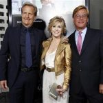 Creator and executive producer Aaron Sorkin (R) poses with cast members Jane Fonda and Jeff Daniels at the premiere of the HBO television series "The Newsroom" at the Cinerama Dome in Los Angeles, California June 20, 2012. REUTERS/Mario Anzuoni