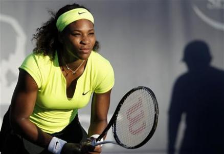 Williams awaits a serve from Scheepers during the Stanford Classic women's quarter-final tennis tournament in Palo Alto Serena Williams of the U.S. awaits a serve from opponent Chanelle Scheepers of South Africa during the Stanford Classic women's quarter-final tennis tournament on Stanford University campus in Palo Alto, California July 13, 2012. REUTERS/Robert Galbraith