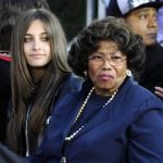 Michael Jackson's daughter Paris (L) and mother Kathleen attend a ceremony where the singer is immortalized by placing hand and foot imprints in cement in the courtyard of Hollywood's Grauman's Chinese Theatre in Los Angeles on January 26, 2012. REUTERS/Phil McCarten