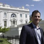 Television host Jimmy Kimmel poses outside the White house before a visit to the press room House in Washington April 27, 2012. REUTERS/Yuri Gripas