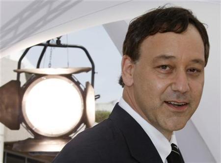 U.S director Sam Raimi poses during a photo call for his film "Drag Me To Hell" at the 62nd Cannes Film Festival, May 21, 2009. REUTERS/Eric Gaillard