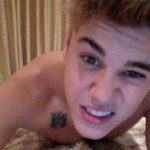 Justin Bieber debuts 7th tattoo