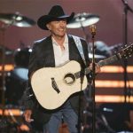 Singer George Strait performs at the 43rd Annual Academy of Country Music Awards show in Las Vegas, Nevada May 18, 2008. REUTERS/Steve Marcus