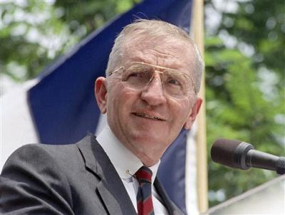 FILE - This 1992 file photo shows presidential hopeful H. Ross Perot at a rally in Austin, Texas. The 82-year-old Texas billionaire and former presidential candidate has a deal with Simon & Schuster for his autobiography, scheduled to come out in January. The publisher announced Tuesday that Perot's book is called "Ross Perot: My Life." (AP Photo, file) FILE - This 1992 file photo shows presidential hopeful H. Ross Perot at a rally in Austin, Texas. The 82-year-old Texas billionaire and former presidential candidate has a deal with Simon & Schuster for his autobiography, scheduled to come out in January. The publisher announced Tuesday that Perot's book is called "Ross Perot: My Life." (AP Photo, file)