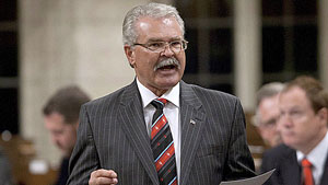  Canadians-hoping-for-answers-about-the-biggest-beef-recall-in-Canadian-history-may-get-some-today-as-federal-Agriculture-Minister-Gerry-Ritz-takes-questions-on-XL-Foods-in-Calgary