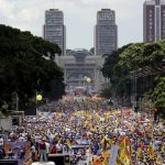 Chavez rival Henrique Capriles holds big election rally