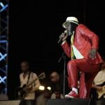 Ivorian reggae star Alpha Blondy performs during his concert in Abidjan November 4, 2012. REUTERS/Thierry Gouegnon