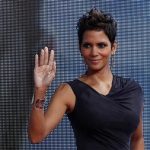 Cast member Halle Berry poses on the red carpet for the premiere of "Cloud Atlas" in Berlin November 5, 2012. The movie opens in German cinemas on November 15. REUTERS/Tobias Schwarz
