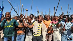 The Lonmin strike at Marikana lasted six weeks Platinum miner Lonmin CEO Ian Farmer stands down