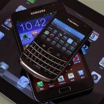 (From top to bottom) A Blackberry Bold smartphone, a Samsung Galaxy Note phablet, and an Apple iPad 2 tablet are displayed in this illustration photo in Hong Kong January 3, 2013. The shift to the mainstream by phablets -- they're likely to account for nearly 20% of all smartphones in 2013, a doubling of market share over 2012 according to ABI Research, is driven by a shift in consumer habits around the globe, as users turn to devices with larger screens but which are more portable than tablets and can also be used to make and receive phone calls. Picture taken January 3, 2013. REUTERS/Bobby Yip