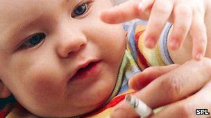 Smoking ban 'cuts premature births'
