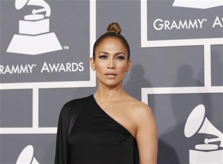Jennifer Lopez arrives at the 55th annual Grammy Awards in Los Angeles, California February 10, 2013. REUTERS/Mario Anzuoni