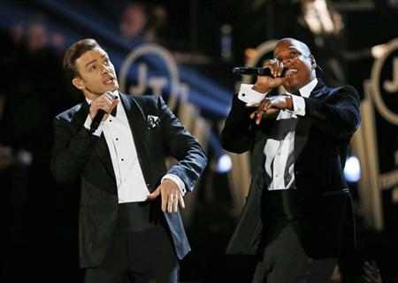 Justin Timberlake performs with Jay-Z (R) at the 55th annual Grammy Awards in Los Angeles, California, February 10, 2013. REUTERS/Mike Blake