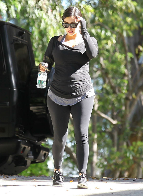 Kim Kardashian Dresses For Comfort As She Shows Off Growing Baby Bump