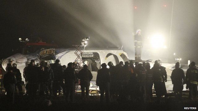 Five killed as plane crash-lands in eastern Ukraine