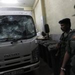 Sri Lanka crowd attacks Muslim warehouse in Colombo