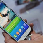 Samsung Galaxy S4 eye-tracking smartphone unveiled