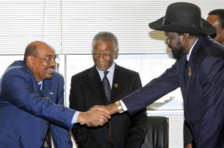 Sudan's President Omar Hassan al-Bashir (L) shakes hands with South Sudan's President Salva Kiir as African Union mediator and former South African leader Thabo Mbeki looks on during a meeting on the situation between Sudan and South Sudan, in the Ethiopian capital Addis Ababa January 25, 2013. Reuters/Stringer