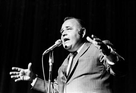 Comedian Jonathan Winters performs at the International Hotel in Las Vegas, Nevada in this September 7, 1971 handout photo from the Las Vegas News Bureau. Winters, the film and TV actor who starred on "Mork and Mindy," died April 11, 2013 at age 87 in Montecito, California of natural causes. REUTERS/Las Vegas News Bureau/Handout
