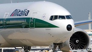 Rome Alitalia baggage handlers arrested over thefts