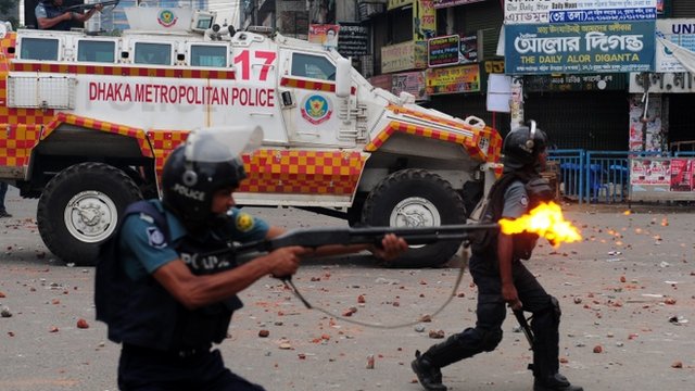Clashes over Bangladesh protest leave '15 dead'