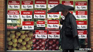 Eurozone retail sales fall for second consecutive month