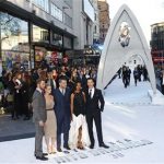Cast members of "Star Trek Into Darkness" (L-R) Chris Pine, Alice Eve, Zachary Quinto, Zoe Saldana and Benedict Cumberbatch pose for photographers at the film's international premier in Leicester Square, central London, May 2, 2013. REUTERS/Andrew Winning
