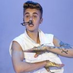 Justin Bieber tackled by fan during Dubai stage show