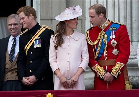 Britain's Prince Andrew (L), Prince Harry (2nd L), Prince William (R) and Catherine, Duchess of Cambridge stand on the balcony of Buckingham Palace after the Trooping the Colour ceremony in central London June 15, 2013. REUTERS/Paul Hackett