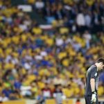 Spain's goalkeeper Iker Casillas reacts during their Confederations Cup final soccer match against Brazil at the Estadio Maracana in Rio de Janeiro June 30, 2013. REUTERS/Jorge Silva
