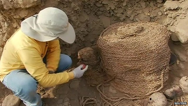 Peru, mummies found in Lima