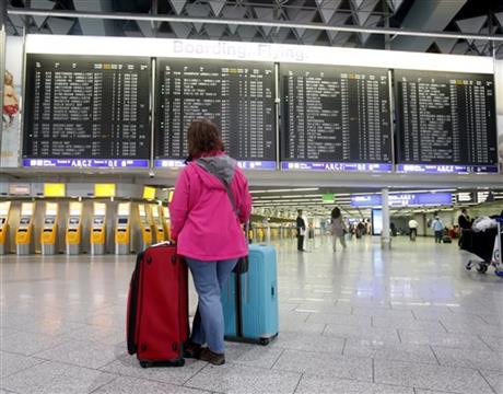 Lufthansa cancels 900 flights
