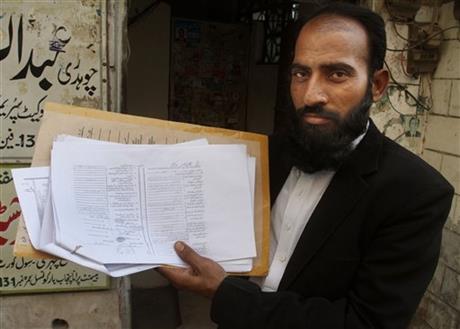 Mustafa Kharal, lawyer of pregnant woman Farzana Parveen