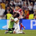 Real Madrid's Marcelo, center right, and goalkeeper Iker Casillas