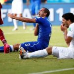 Luis Suarez (R) , Giorgio Chiellini