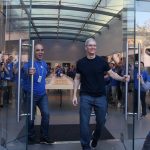 Tim Cook opens the Palo Alto Apple store