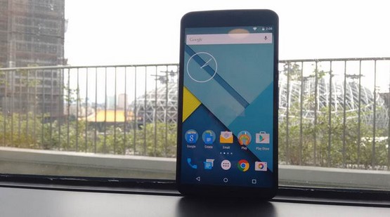 Nexus 4 or Nexus 5 smartphone
