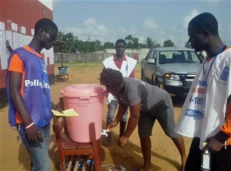 Liberians election workers
