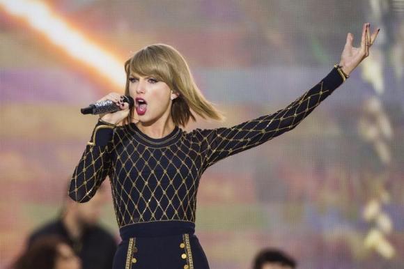 Singer Taylor Swift performs on ABC's "Good Morning America" to promote her new album "1989" in New York