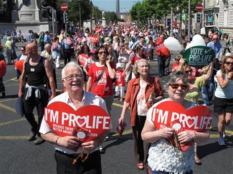 anti-abortion protesters