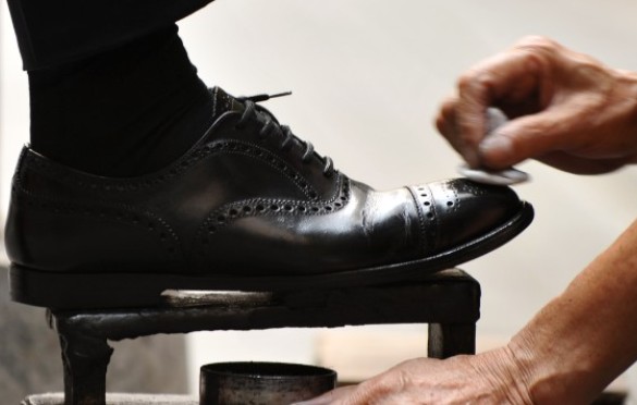 Meet the former egg seller who made millions by shining shoes