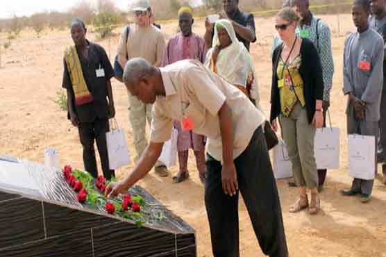 Families mourn Mali desert crash victims