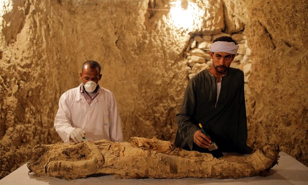 Egyptian archaeologists